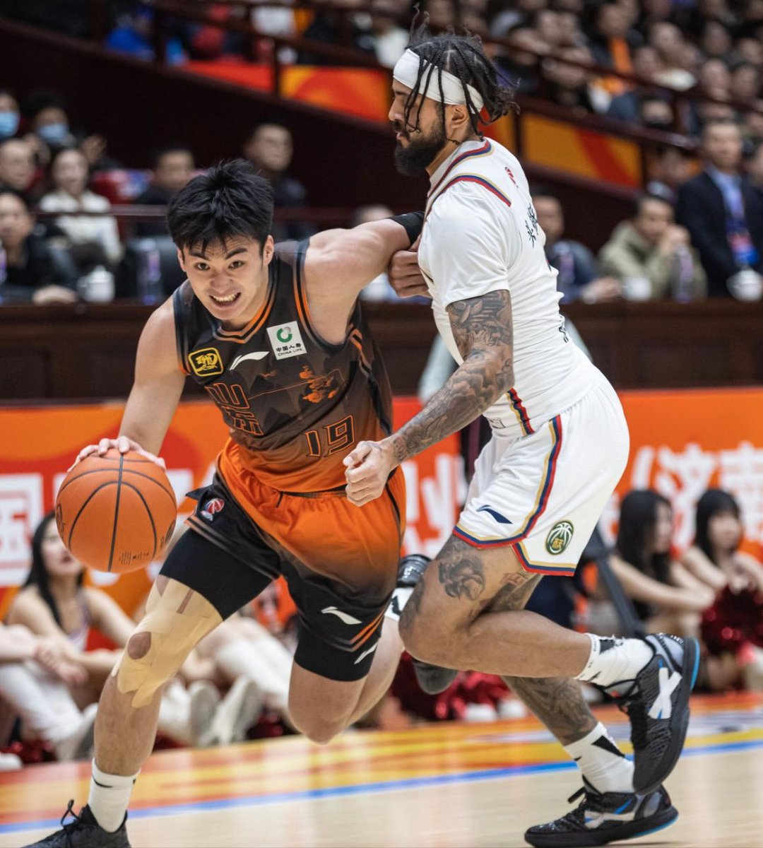 CBA季后赛倒计时，新奥尔良鹈鹕赛后篮板制胜，细节引发关注，信心回归，身体对抗强度拉满的简单介绍